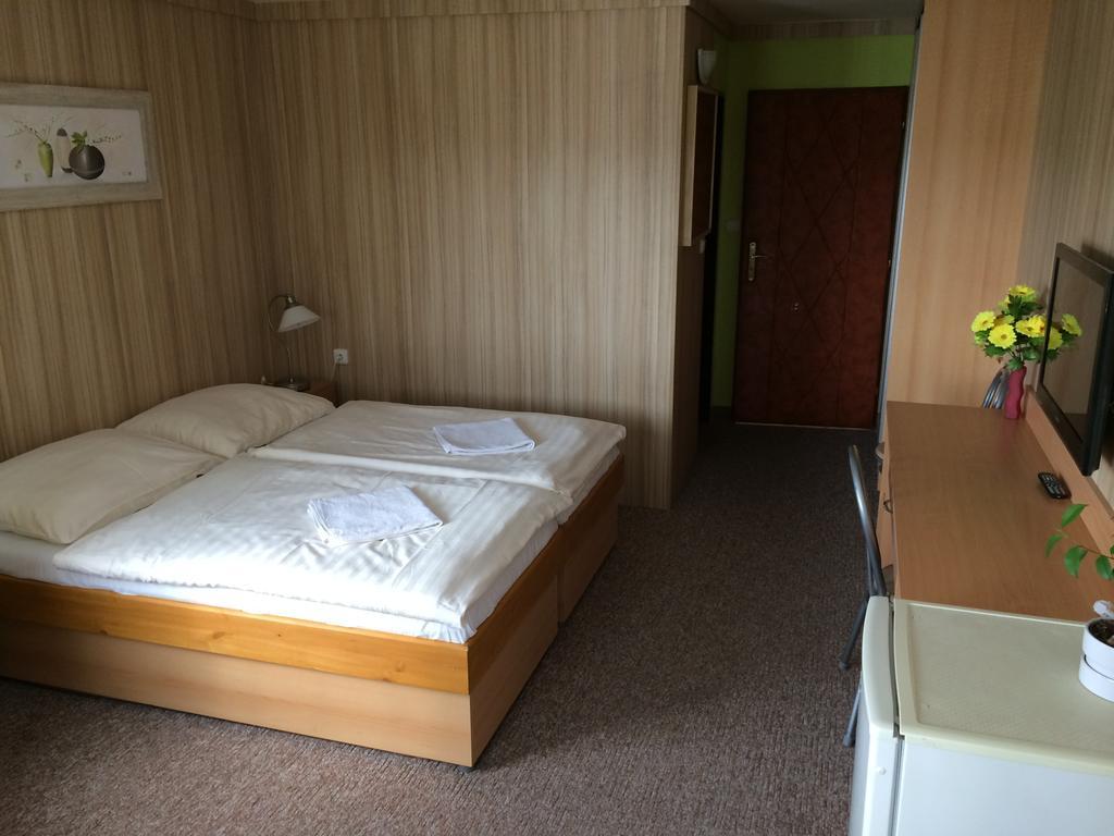 Hotel Pohadka Most Rom bilde